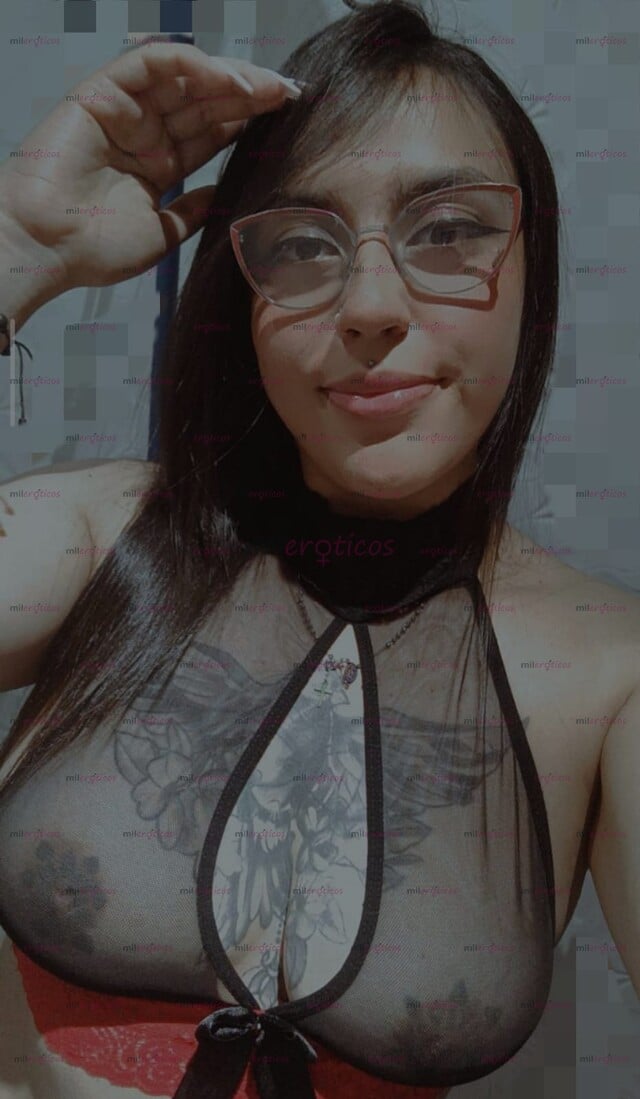 FOTOS DE HOLA SOY ANDREA UNA CHINA ALTA PELINEGRA