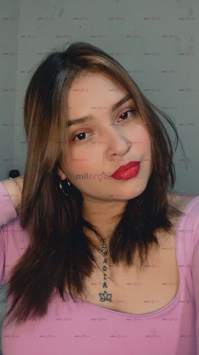 FOTOS DE MONA HERMOSA CON VAGINA APRETADA Y MUCHAS NALGAS PARA TI