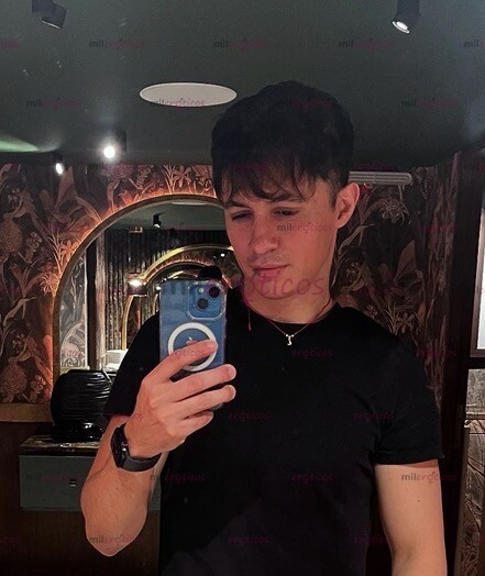 FOTOS DE JOVEN 27 DOTADO GUAPO LIMPIO CON 22 CM DE VERGA