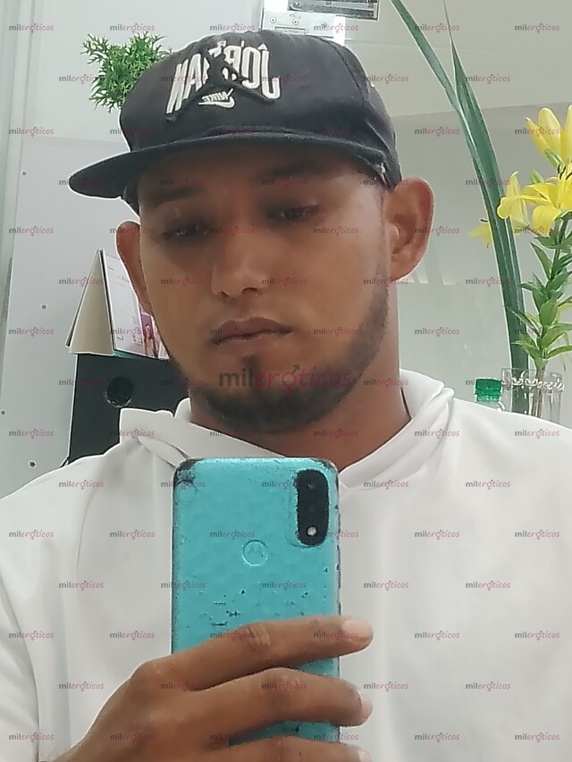 FOTOS DE MORENO CALIENTE CON GANAS DE PASARLA BIEN X VIDEO LLAMADA