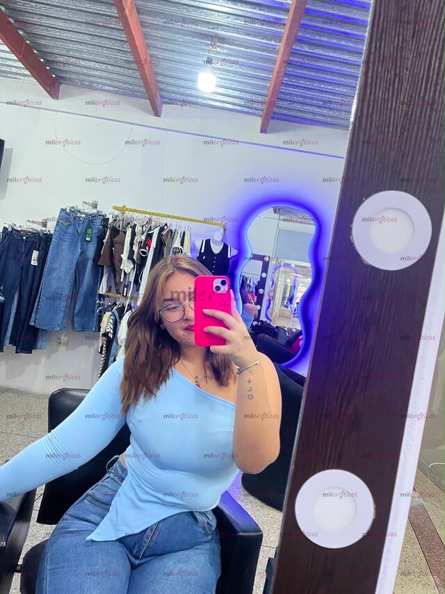 FOTOS DE MONA HERMOSA CON VAGINA APRETADA Y MUCHAS NALGAS PARA TI