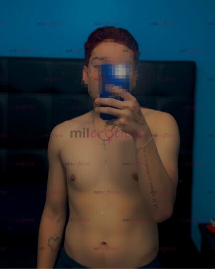 FOTOS DE JOVEN DE 23 AÑOS DELGADO LISTO PARA CUMPLIR TUS FANTASÍAS