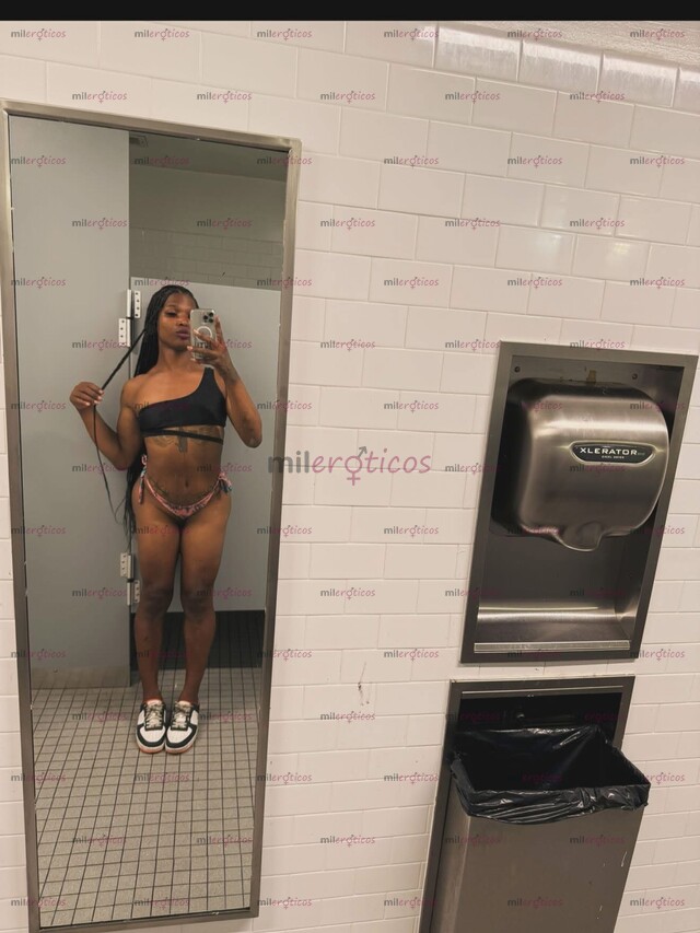 FOTOS DE TU DIOSA DE 23 CM SÚPER ERECTA Y MUY HIGIÉNICA SÚPER FEMENINA