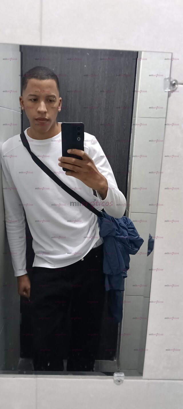 FOTOS DE BISEXUAL VERSÁTIL A DOMICILIO COMPLACIENTE