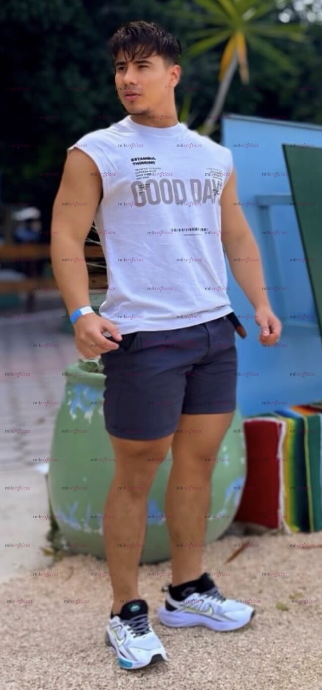 FOTOS DE ATLÉTICO JOVEN DOTADO, DISCRETO Y COMPLACIENTE