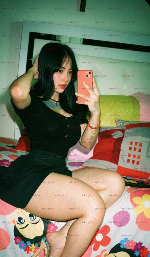 FOTOS DE KATALINA UNA CHICA TRANS TOTALMENTE FEMENINA Y UNA MUÑECA