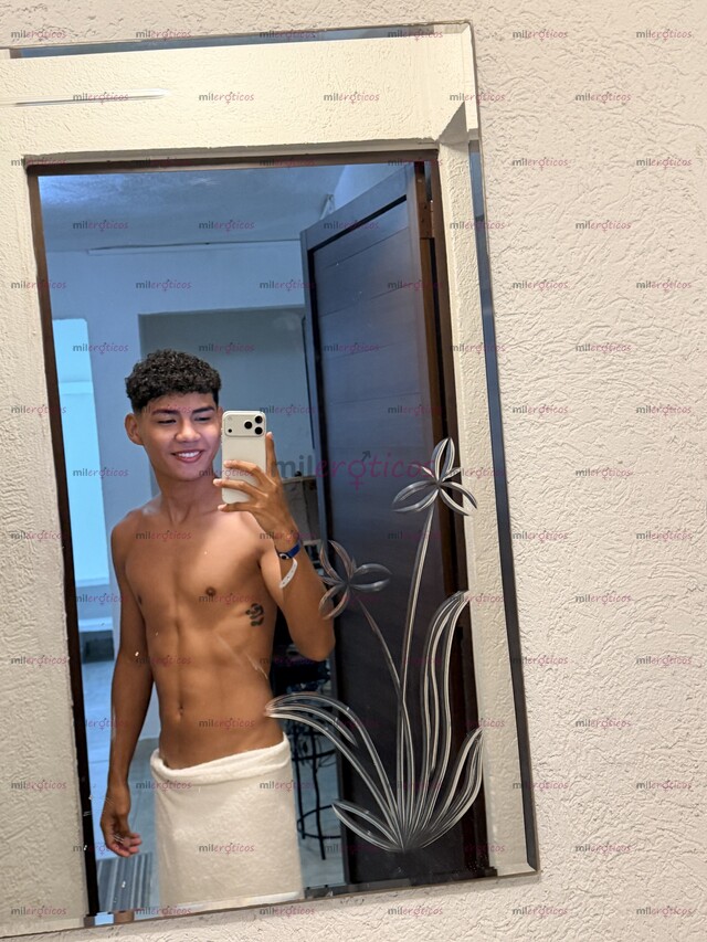 FOTOS DE COLOMBIANO, MORENO Y CON EL TIPO DE ENERGÍA QUE NO SE OLVIDA FÁCILMENTE.
