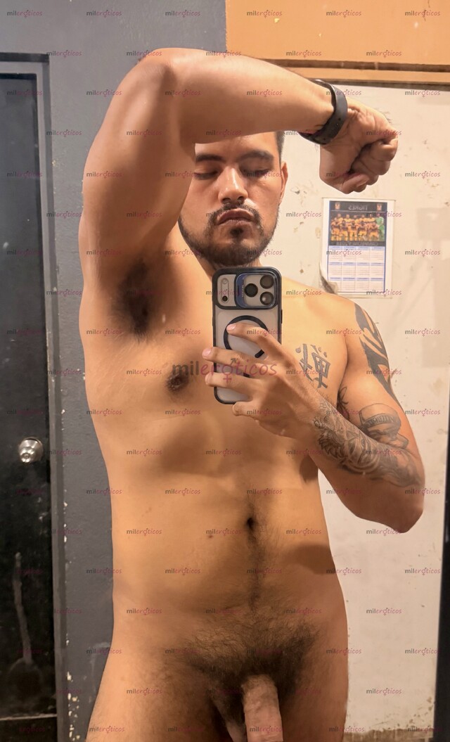 FOTOS DE CHACAL TATUADO Y FORNIDO DISPONIBLE PARA TI