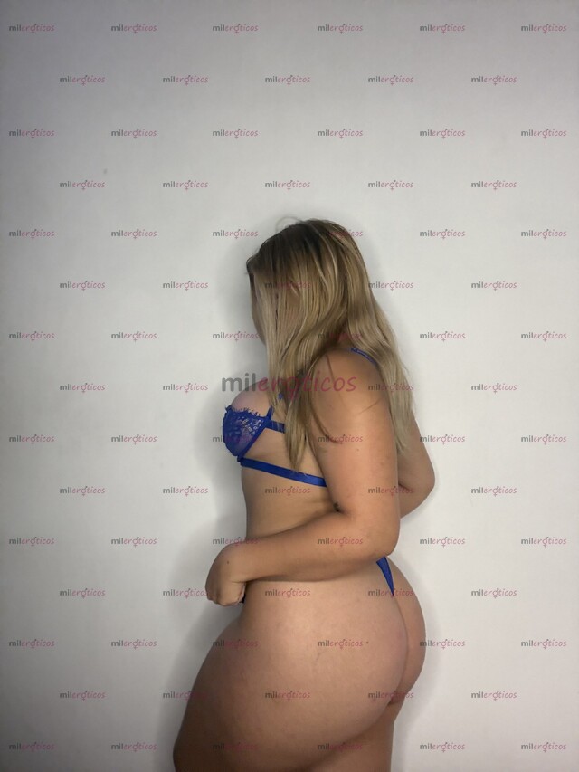 FOTOS DE RUBIA OPERADA CON CULO GRANDE Y DELICIOSAS CURVAS