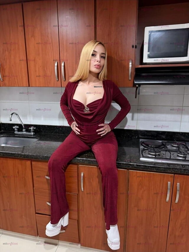 FOTOS DE EXUBERANTE Y SENXUAL BELINDA RICA EN TODAS LAS POSICIONES