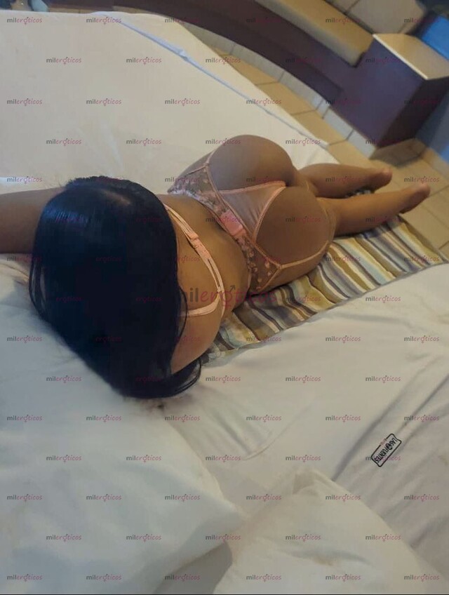 FOTOS DE DANIELA , PELINEGRA MULTIORGASMICA UNA CHICA SENSUAL Y COMPLACÍENTE