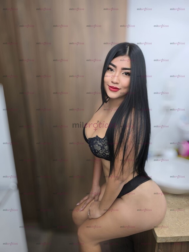 FOTOS DE FLAQUITA CHIQUITA DE INCREÍBLE CUERPO Y TRASERO PARADO ADICTA AL ORAL