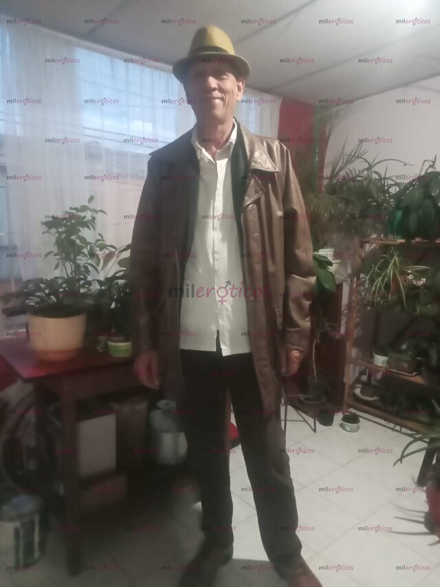 FOTOS DE MASAJISTA ERÓTICO MACHO CABRÍO.EXPERTO EN PRIMERIZOS