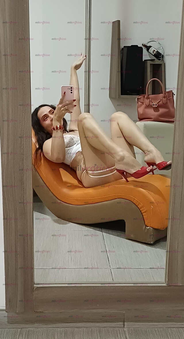 FOTOS DE JOVEN CHICA TRANS COMPLACIENTE CARIÑOSA DISPUESTA A CUMPLIR TUS FANTASÍAS