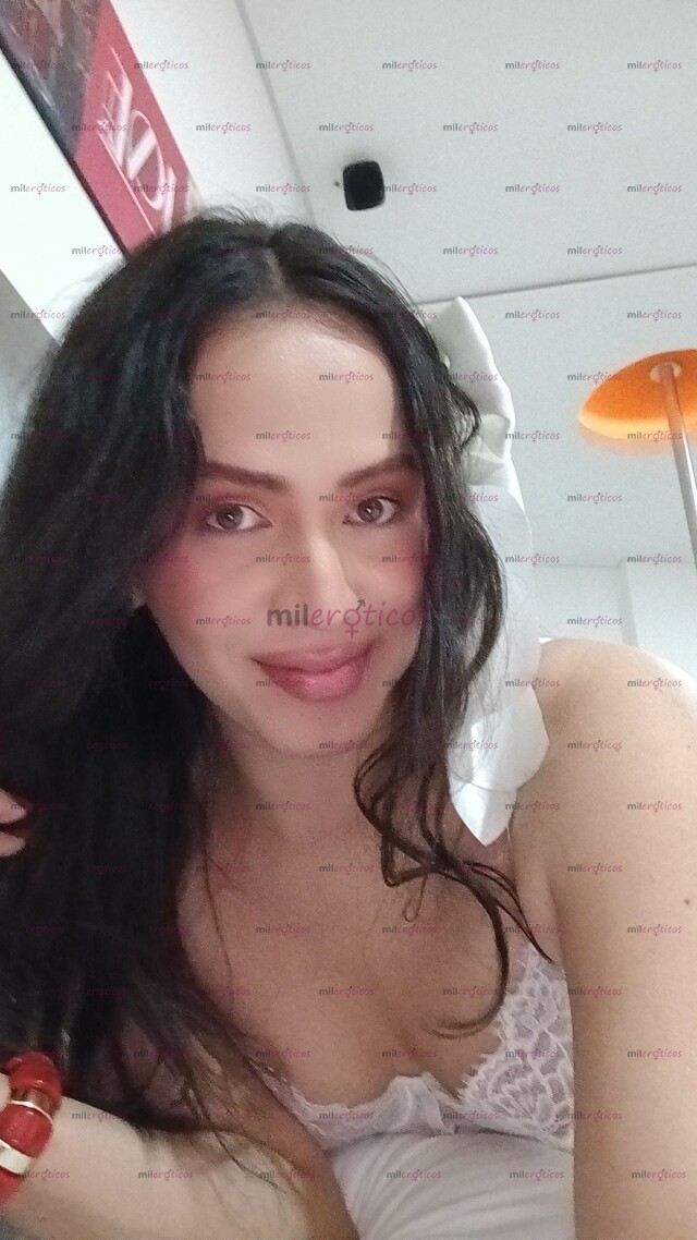FOTOS DE JOVEN CHICA TRANS COMPLACIENTE CARIÑOSA DISPUESTA A CUMPLIR TUS FANTASÍAS