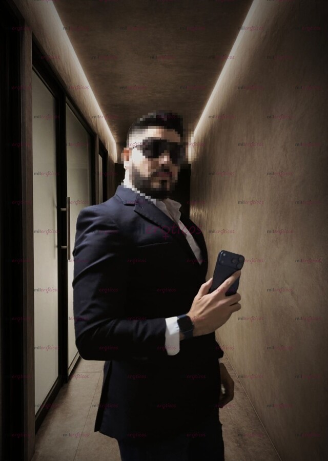 FOTOS DE SULTÁN GIGOLO HETERO 1.90CM DE ALTURA, 110KG DE EMPUJE Y 20CM DE PLACER.