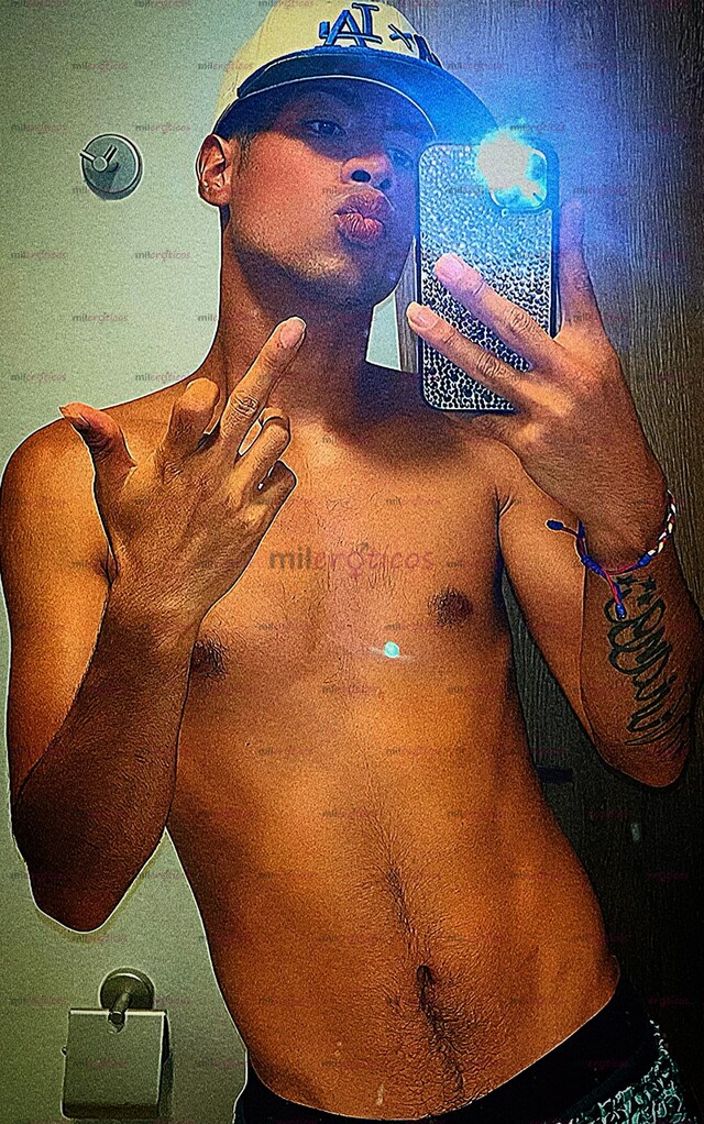 FOTOS DE SOY UN JOVEN MUY COMPLACIENTE DISPUESTO A CUMPLIR TODOS TUS FETICHES SOY MUY HOT