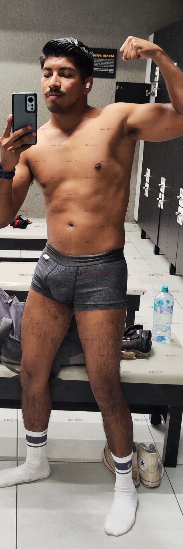 FOTOS DE CHACAL DELGADO VERGUDO MUY CULIADOR Y AGUANTADOR CON 20CM DE VERGA