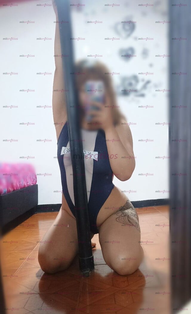 FOTOS DE LINDA BLANQUITA DE PIERNAS SEXYS Y COLA DELICIOSA EN BOSA PARA MÁS PLACER