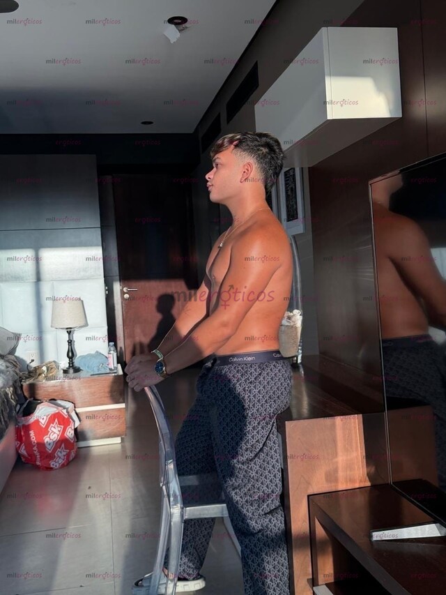 FOTOS DE CHICO VENEZOLANO NUEVO EN MÉXICO , CON MUCHO DESEO DE CONOCERTE .
