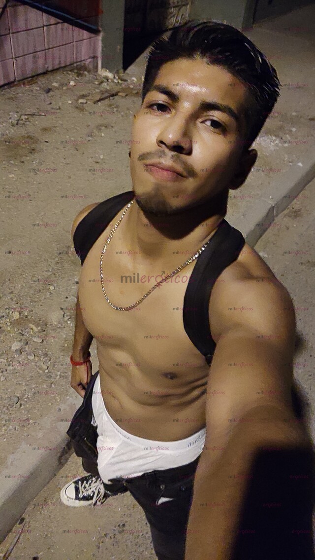 FOTOS DE CHACAL DELGADO VERGUDO MUY CULIADOR Y AGUANTADOR CON 20CM DE VERGA