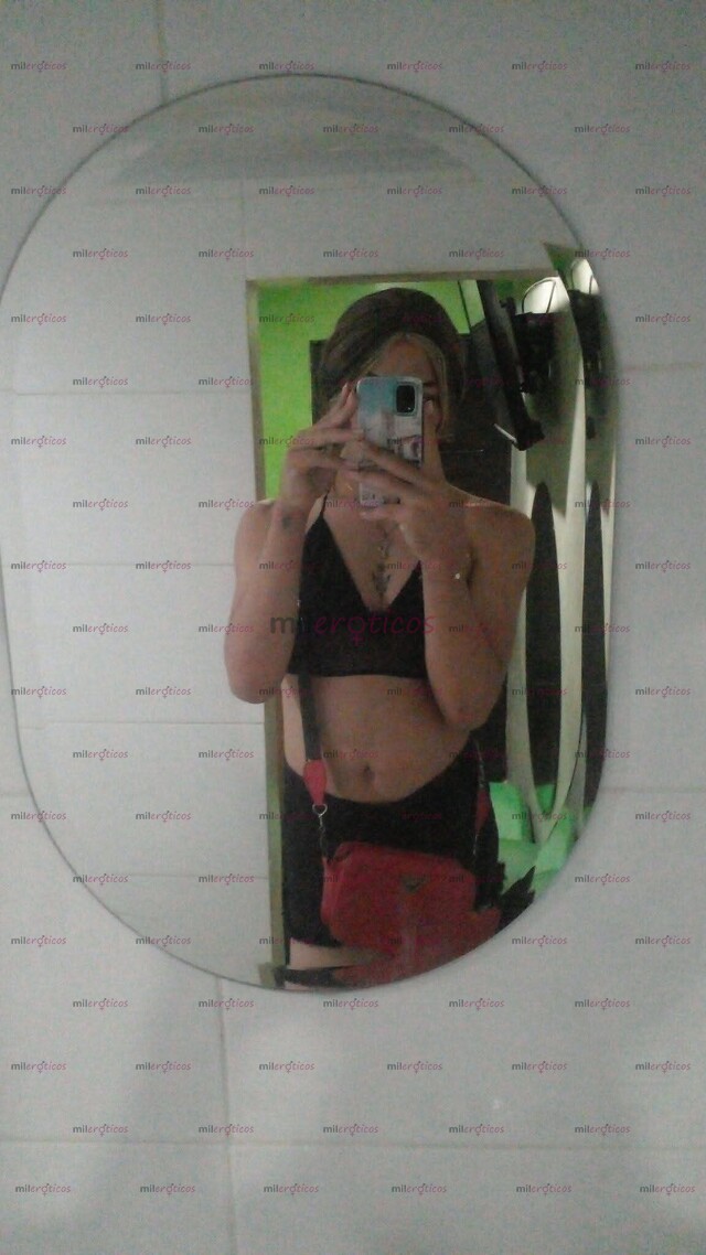 FOTOS DE YACKELINE UNA CHICA EXTROVERTIDA CON UNA VERGA DE 20 CENTÍMETROS