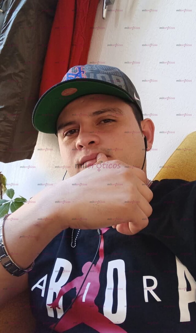 FOTOS DE ESPERANDO SER EL TIPO DE PERSONA LA CUÁL ELIGIERAS PARA PASARLA BIEN