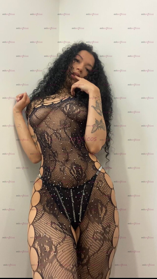FOTOS DE MORENA RIZADA CACHONDA NATURAL PELI NEGRA EXOTICA TROPICAL