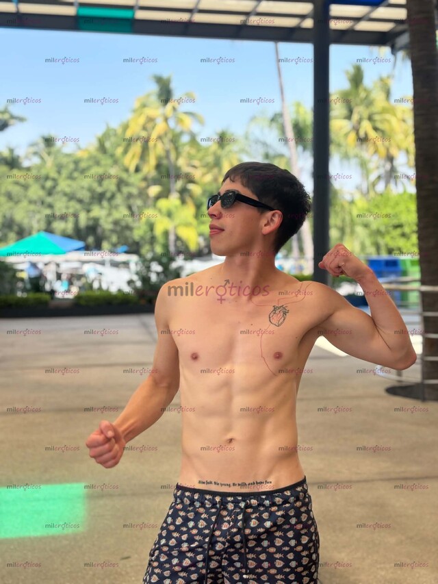 FOTOS DE SCORT GAY VERSATIL, SUPER CALIENTE Y CON BUEN CULO PARA TI