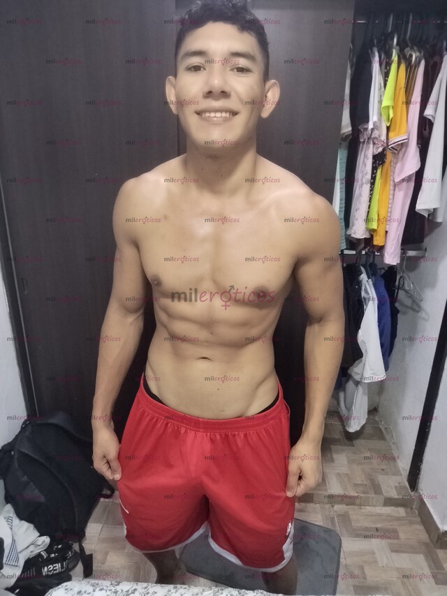 FOTOS DE CHICO SEXY LATINO COMPLACIENTE Y MUY HOT DISPUESTO A COMPLACERTE