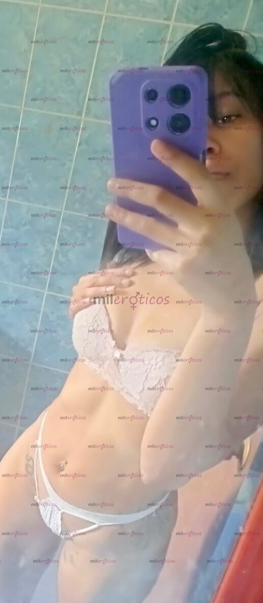 FOTOS DE HERMOSA MORENITA COLOMBIANA, DE PASO POR TU CIUDAD