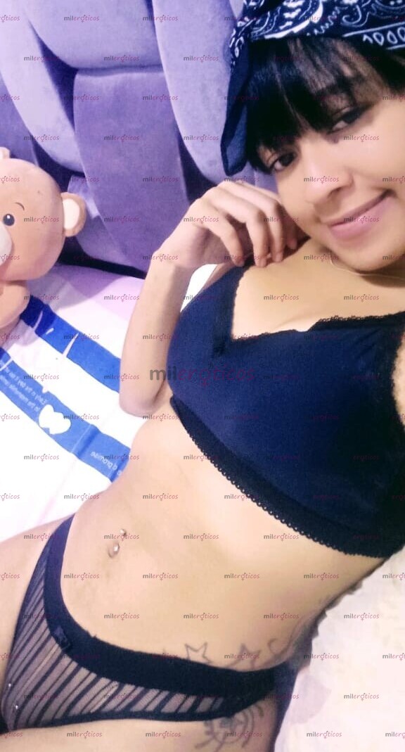 FOTOS DE HERMOSA MORENITA COLOMBIANA, DE PASO POR TU CIUDAD