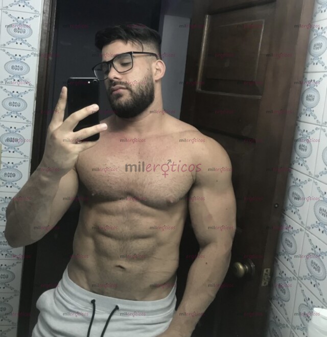 FOTOS DE HOLA, ME LLAMO ALEJANDRO. SOY UN CHICO LATINO QUE VINO A COMPLACERTE