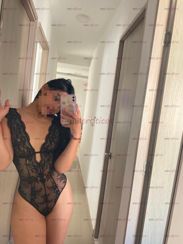 FOTOS DE FLACA,CON RICAS NALGAS Y CURVAS BIEN TONIFICADAS