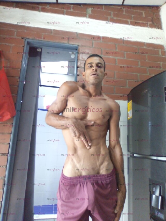 FOTOS DE CHICÓ MARCADO DEL GIM SERIO DISCRETO DISPUESTO A CUMPLIR TUS FANTASÍAS