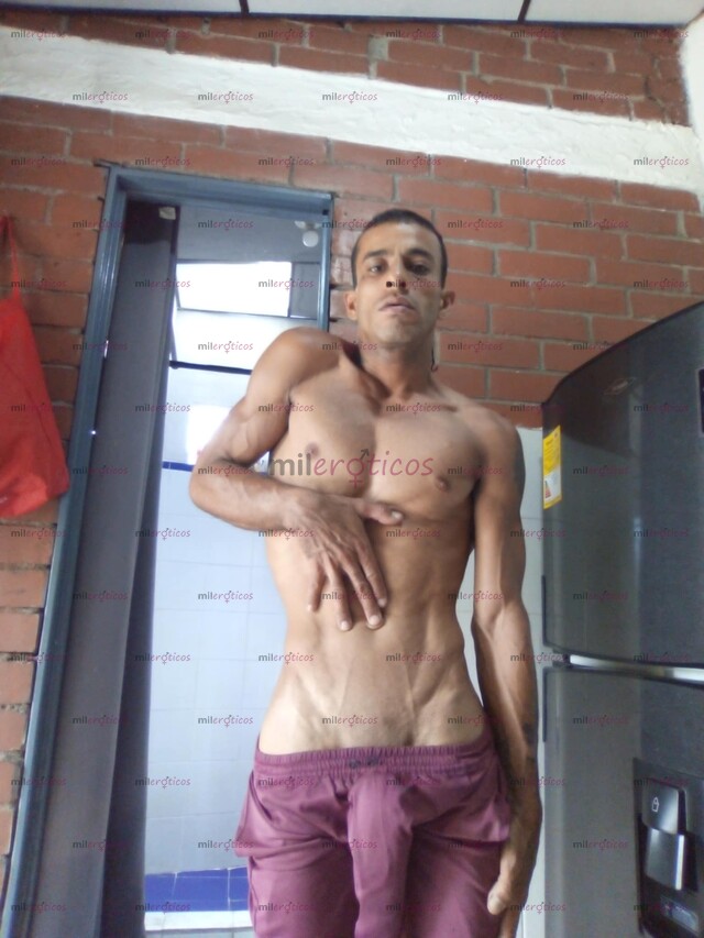 FOTOS DE CHICÓ MARCADO DEL GIM SERIO DISCRETO DISPUESTO A CUMPLIR TUS FANTASÍAS