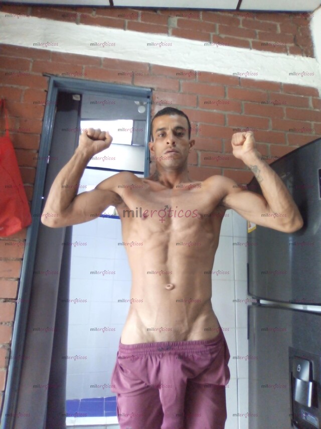 FOTOS DE CHICÓ MARCADO DEL GIM SERIO DISCRETO DISPUESTO A CUMPLIR TUS FANTASÍAS