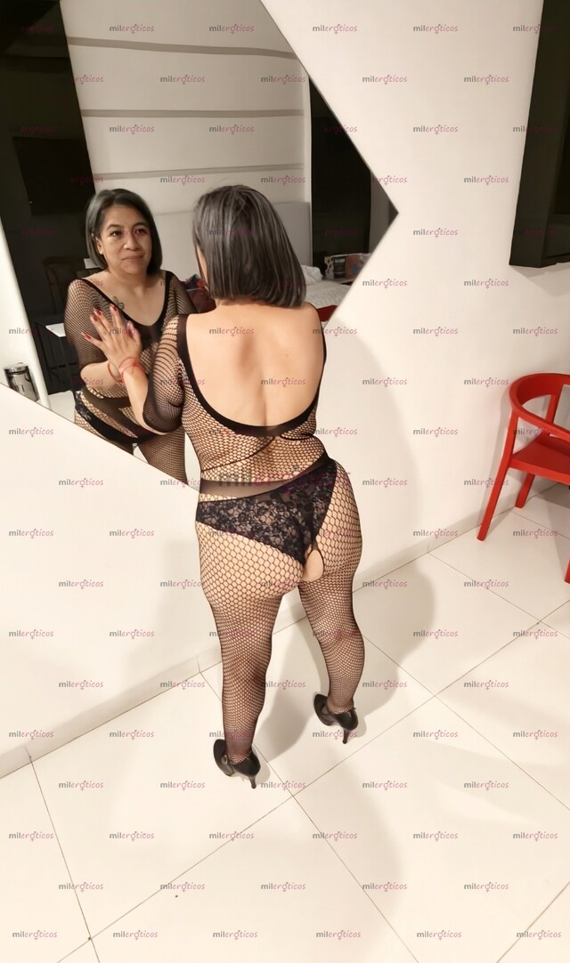 FOTOS DE SEÑORA COGELONA EXPERTA EN PRIMERISOS Y TAMBIÉN TODA UNA ZORRA EN LA CAMA