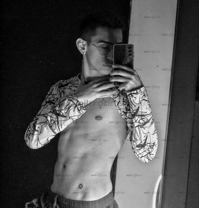FOTOS DE FLACO COMPLACIENTE Y CARIÑOSO A DISPOSICIÓN