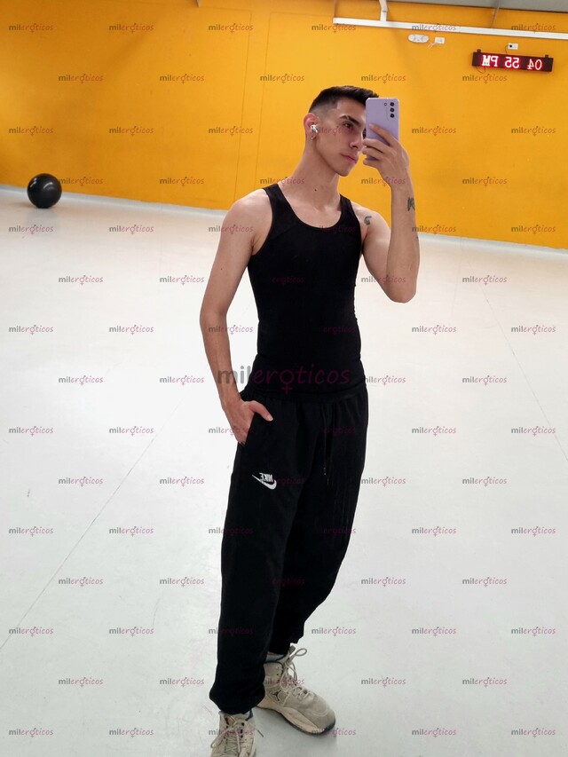FOTOS DE FLACO COMPLACIENTE Y CARIÑOSO A DISPOSICIÓN