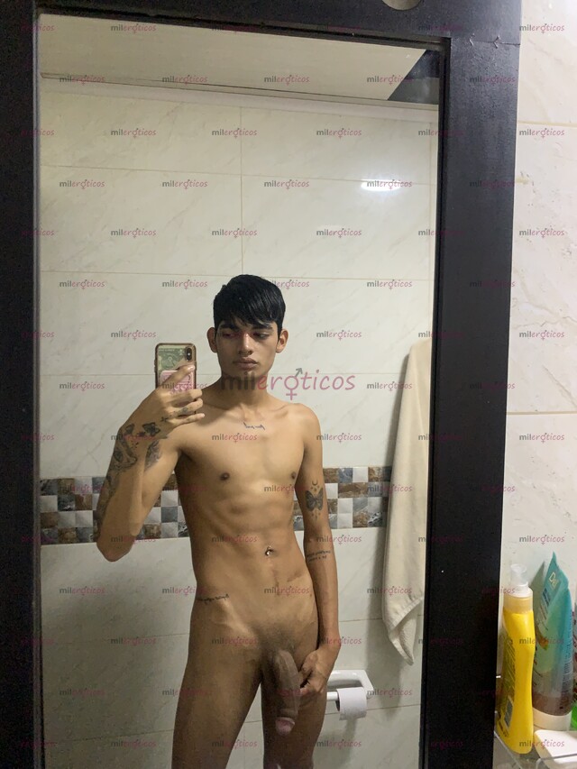 FOTOS DE JOVEN VERGON DE 21CM, MUY CALIENTE Y CULIADOR