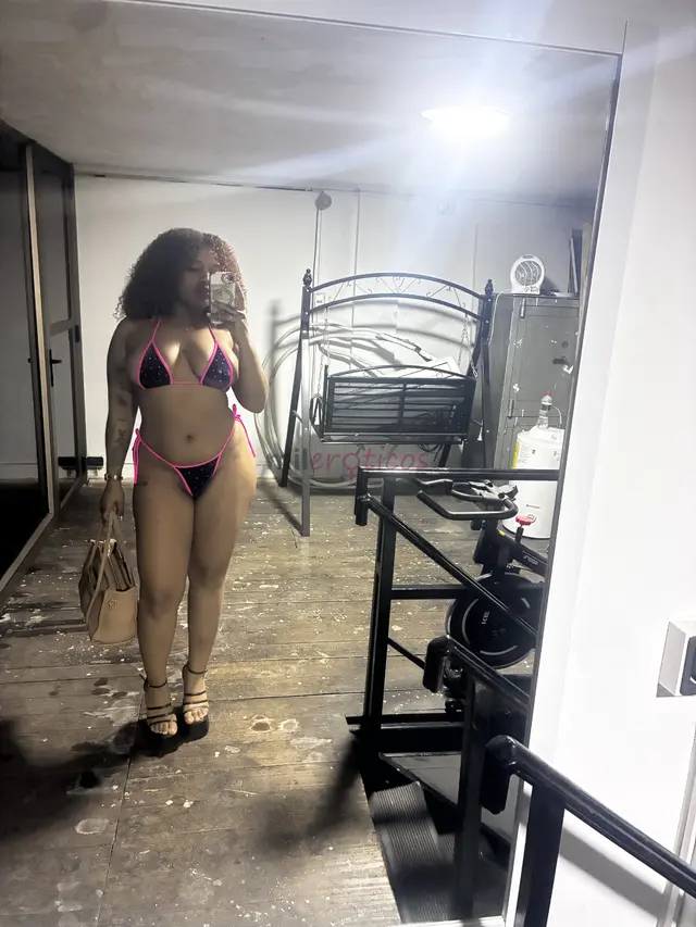 Hola amor soy pamela una joven con muchas ganas de satisfacerte y cumplir todas tus fantasias con mi vagina apretadita la pasaras muy bien oral mutuo...