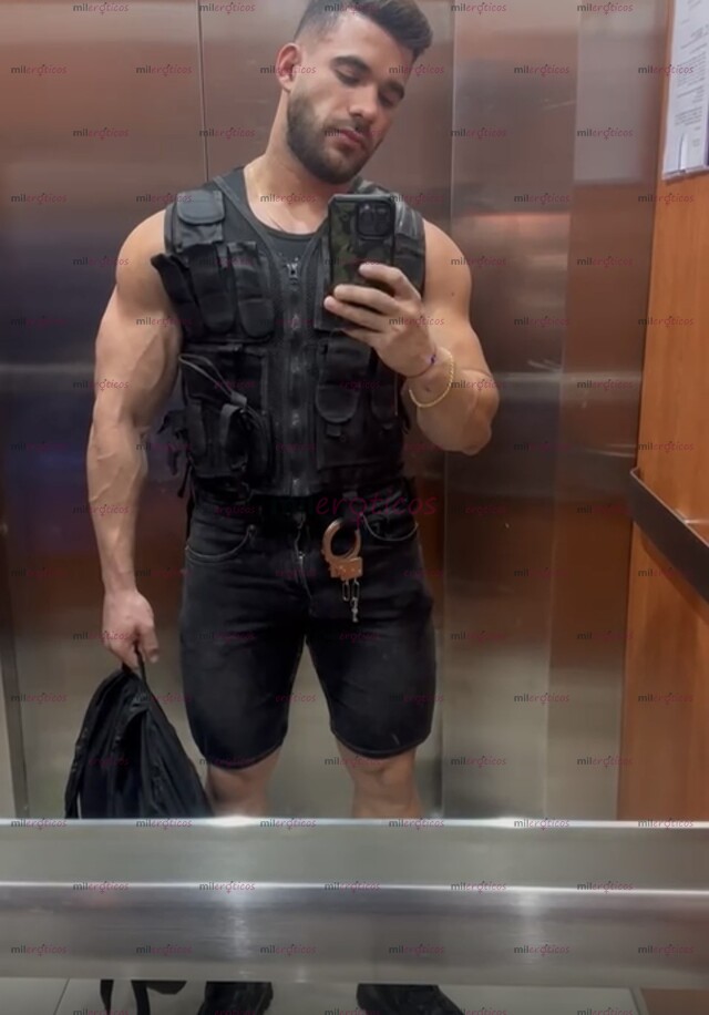 FOTOS DE ME LLAMO ALEJANDRO. SOY UN CHICO PANAMEÑO QUE VINO A COMPLACERTE