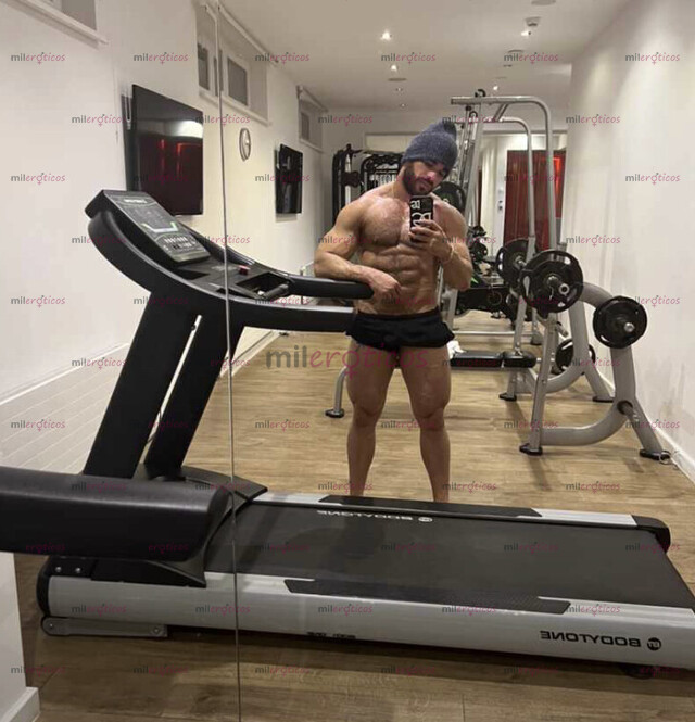 FOTOS DE ME LLAMO ALEJANDRO. SOY UN CHICO PANAMEÑO QUE VINO A COMPLACERTE