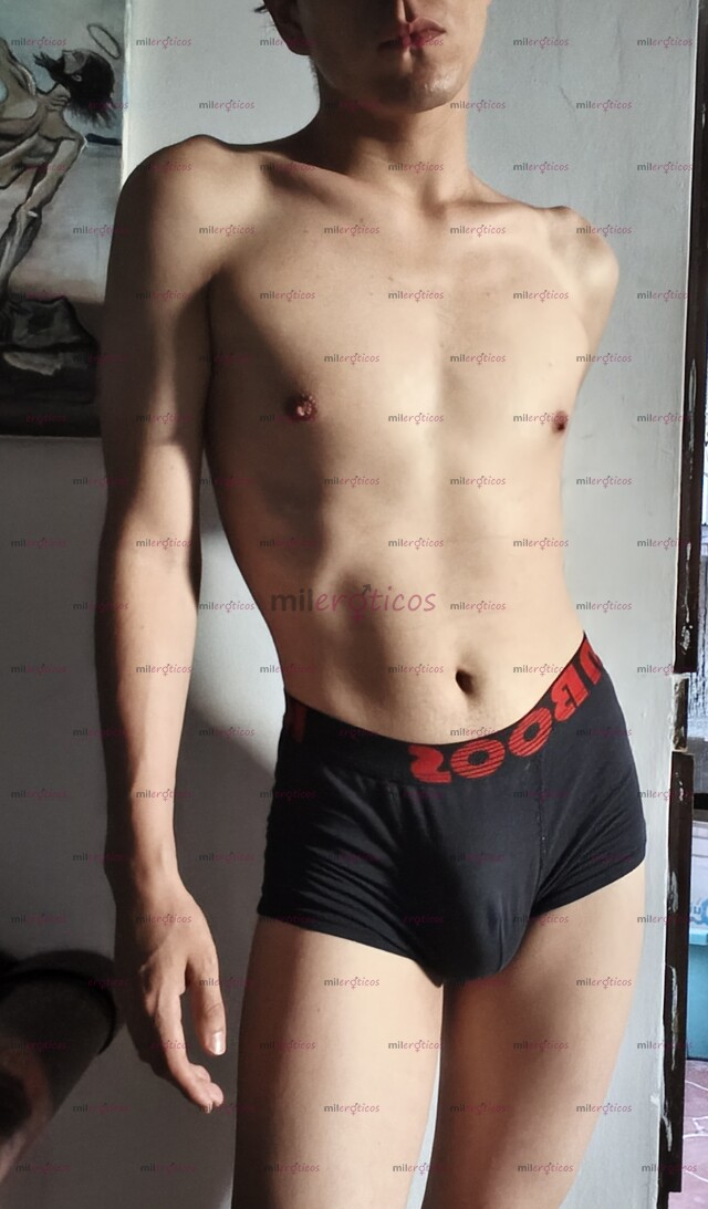 FOTOS DE HOMBRE JOVEN DISPONIBLE DE BUENAS PROPORCIONES