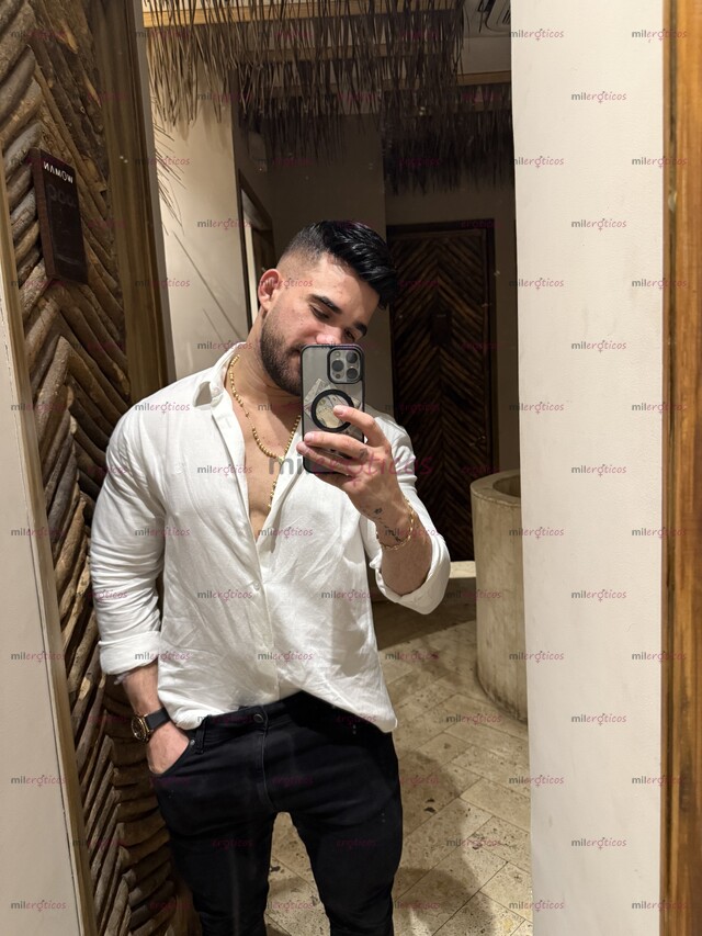 FOTOS DE ME LLAMO ALEJANDRO. SOY UN CHICO PANAMEÑO QUE VINO A COMPLACERTE