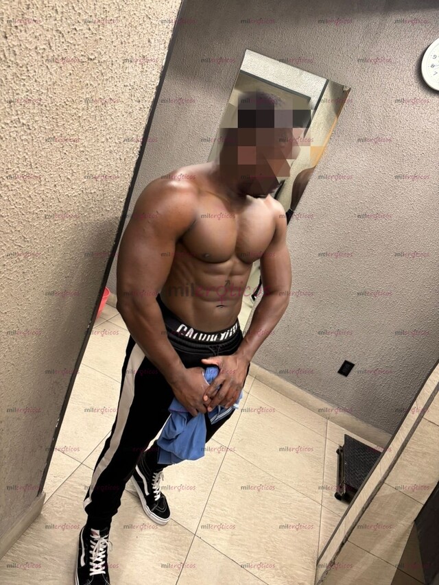 FOTOS DE NEGRO AFRICANO , VERGON LECHERO ATENCIÓN PARA GAY