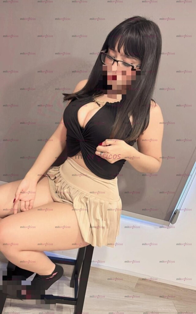 FOTOS DE CHICA JOVEN Y HERMOSA DISPUESTA A ACERTÉ PASAR UN RICO Y PLASENTERO MOMENTO