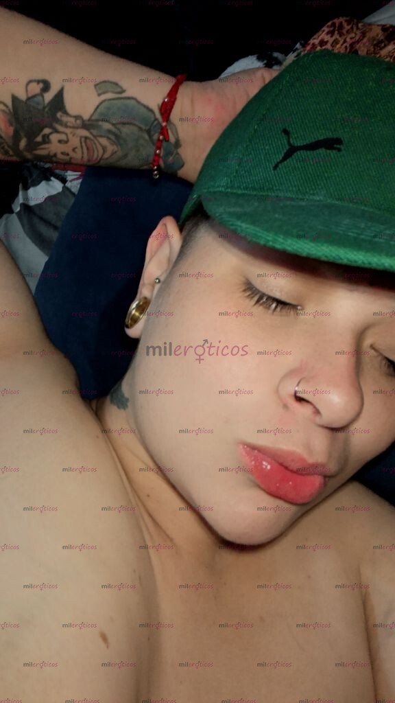 FOTOS DE UNA BUENA COMPAÑÍA UN PAR DE CERVEZAS CHICA GORDITA TOMBOY
