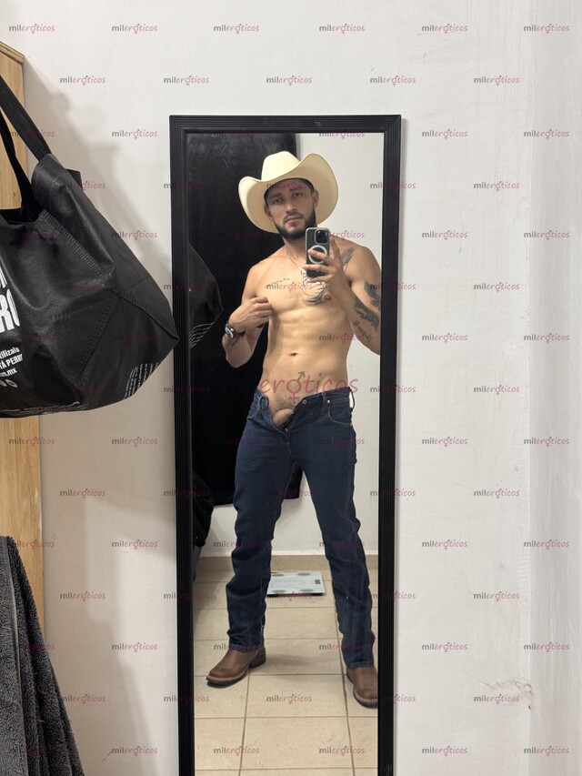 FOTOS DE VATO DE SOMBRERO.. VERGA DURA CON 19 CM DE PLACER